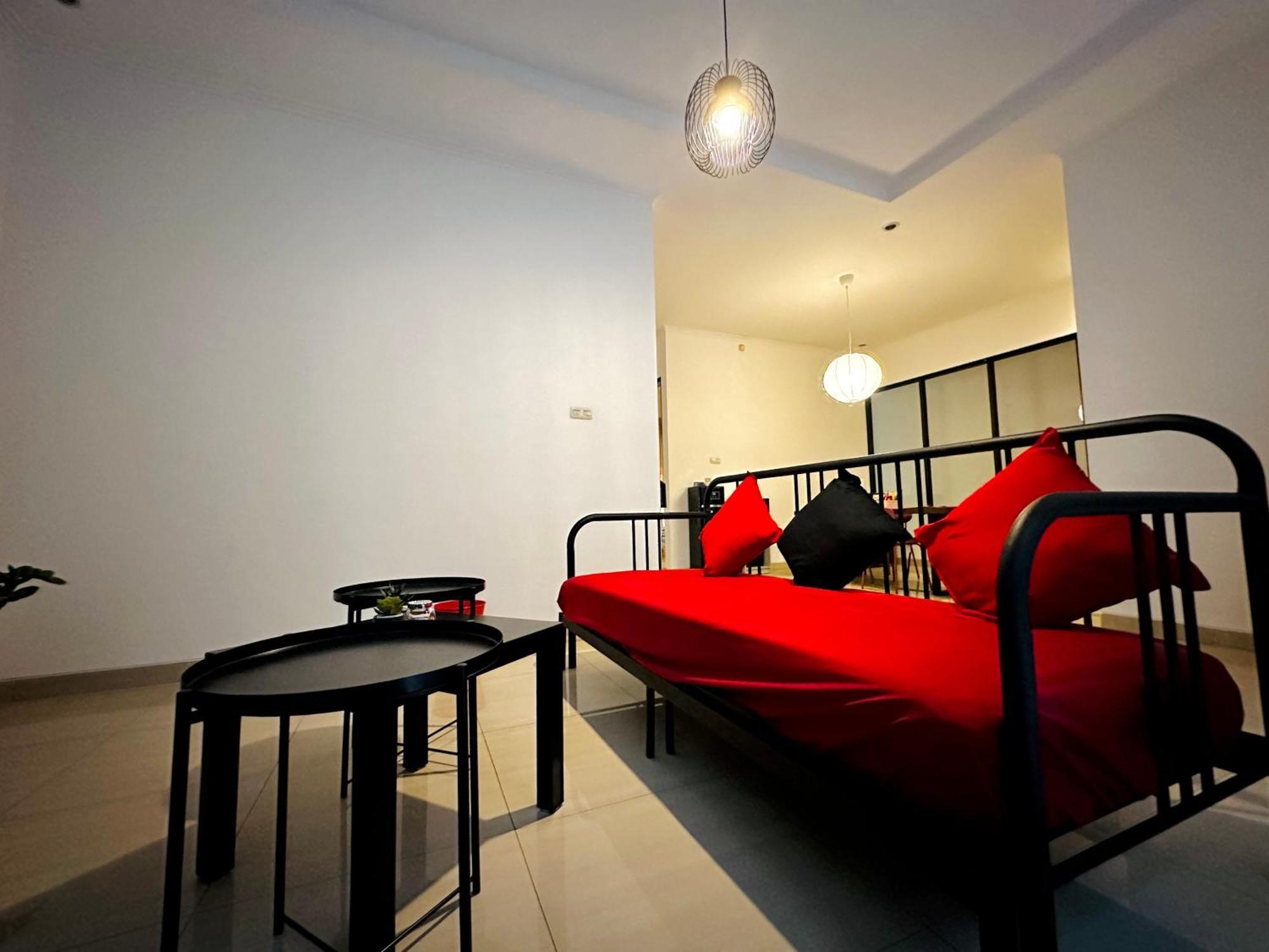 4-Bedroom Home In South Jakarta Nuansa Swadarma Residence By Le Ciel Hospitality Exterior foto